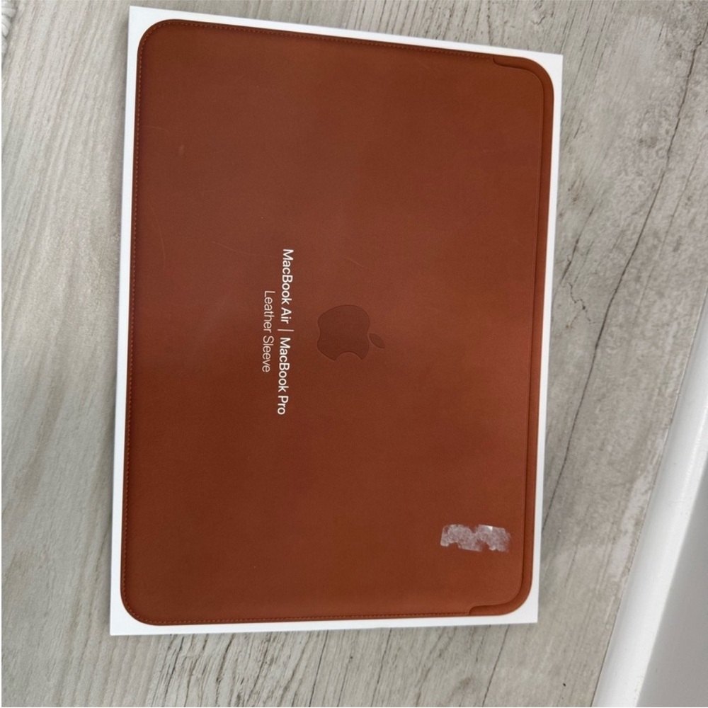 Apple MacBook Pro Leather Sleeve in Brown